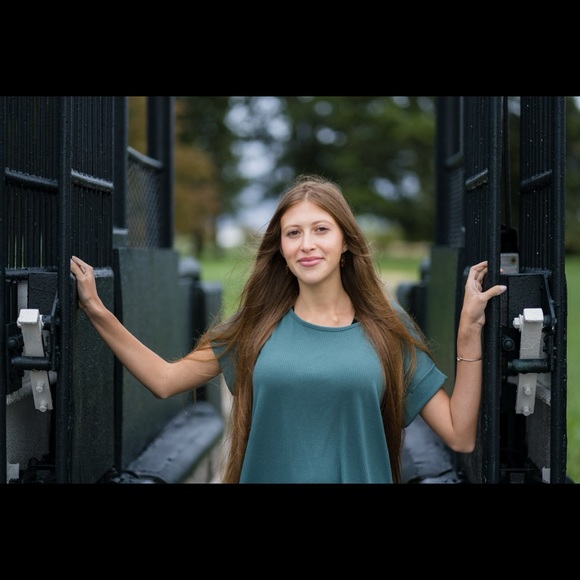 Meet your Posher, Maddie! - Picture 2 of 3